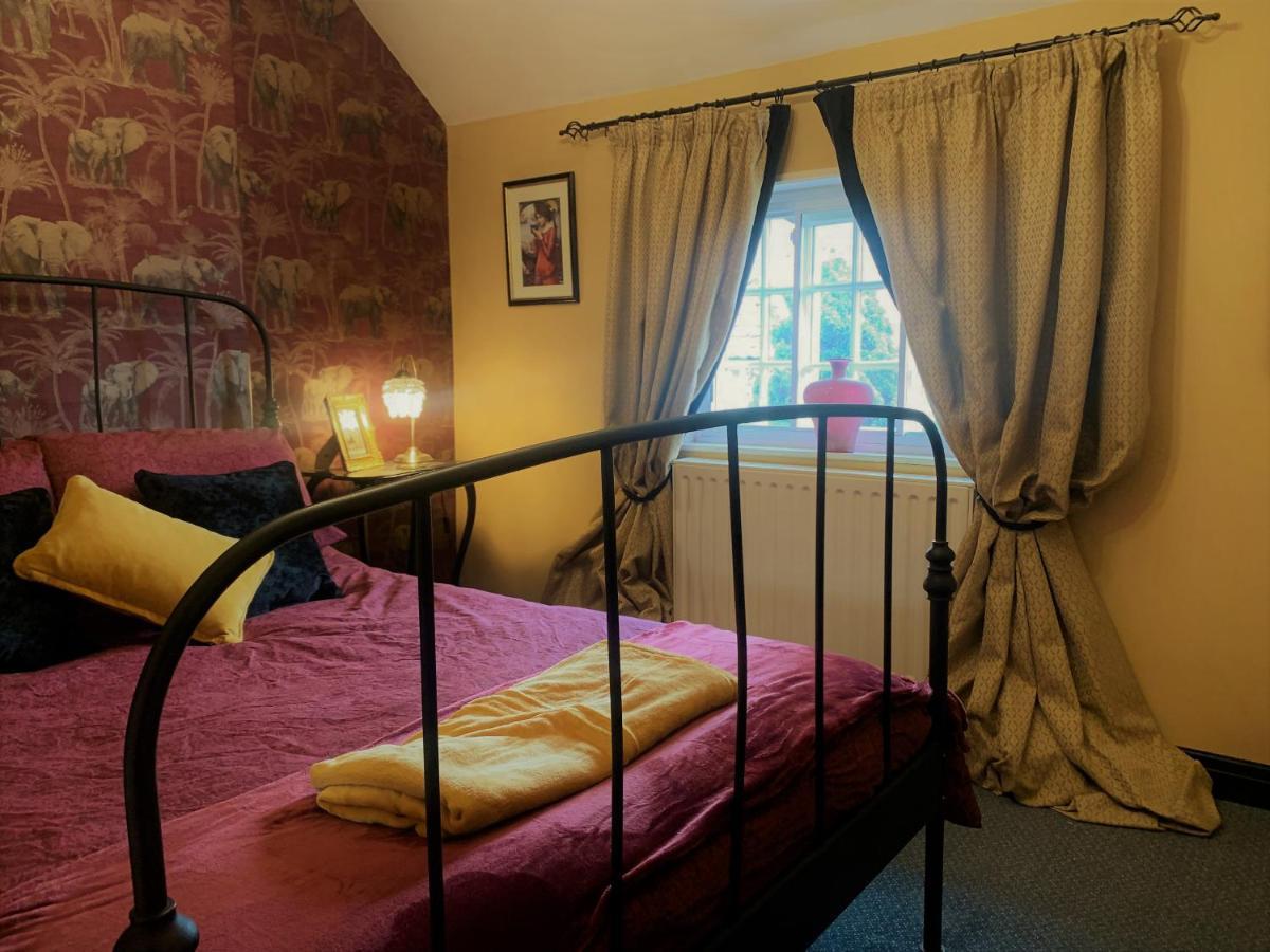 Bed and Breakfast Bohemianbreezebreaks Торнтон-Дейл Экстерьер фото