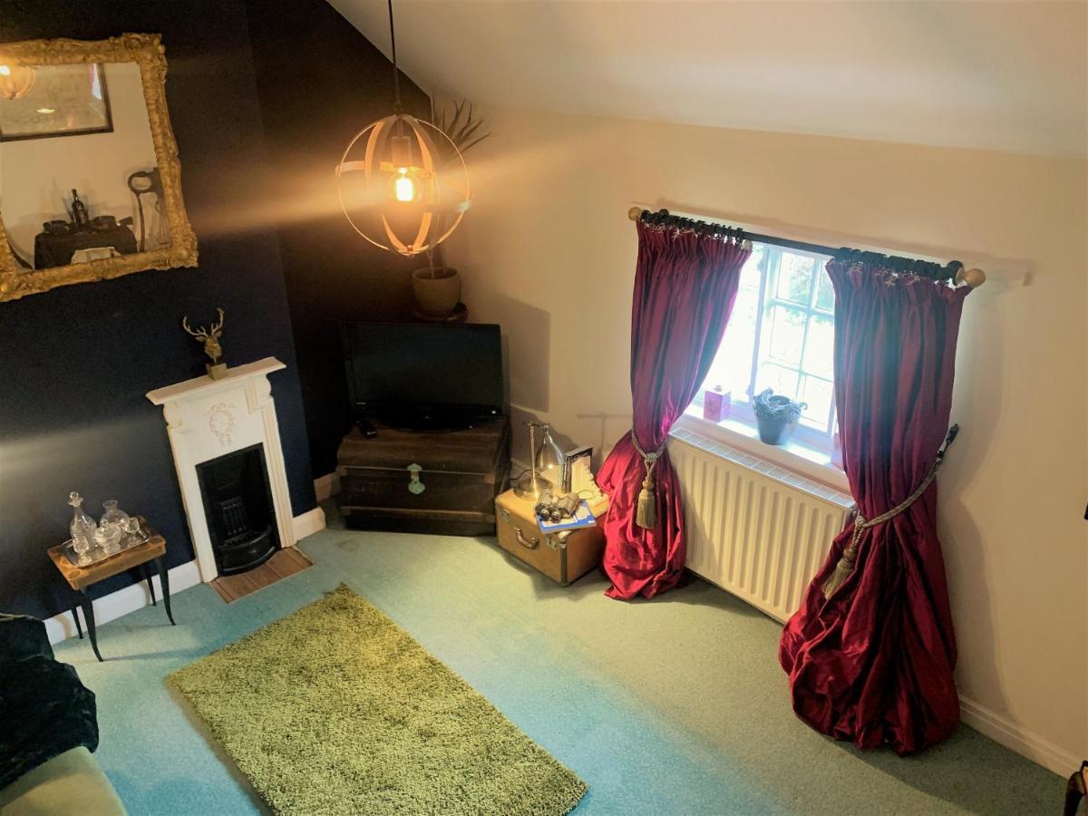 Bed and Breakfast Bohemianbreezebreaks Торнтон-Дейл Экстерьер фото